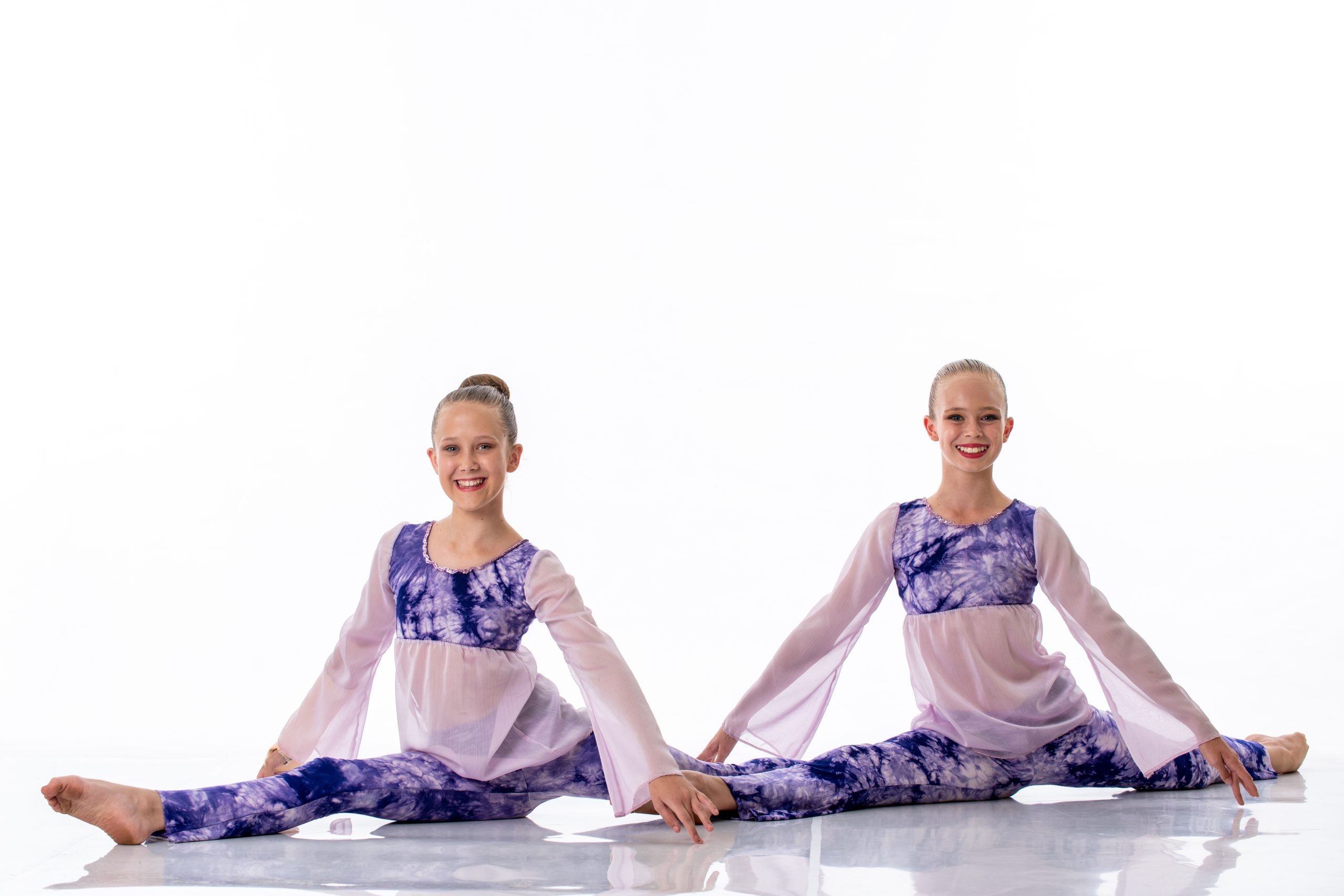 Intermediate modern dance class at Hooked On Dance