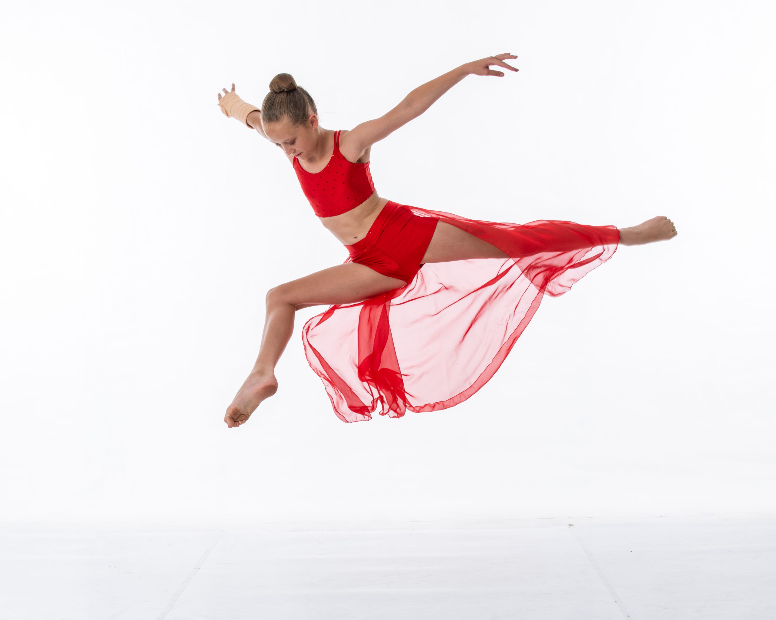Modern dance students at Hooked On Dance